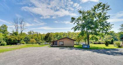 Riverfront Couple's Retreat, 3 Mi to Seneca Lake!