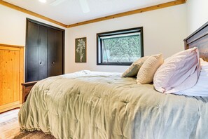 House (2 Bedrooms) | Interior - Apple Lake Retreat w/ Outdoor Entertainment Space (Somerset)