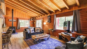 House (2 Bedrooms) | Front of property