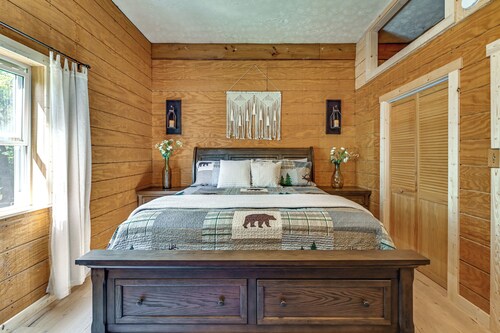 Ohio Hunters Cabin w/ Pond Access: Pets Welcome!