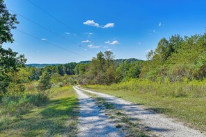 Interior - Ohio Hunters Cabin w/ Pond Access: Pets Welcome! (Lower Salem)