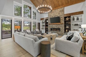 TV, fireplace, ping pong