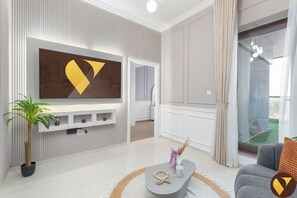 Iron/ironing board, free WiFi