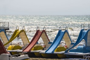 Private beach, white sand, beach volleyball, 2 beach bars - Adria Holiday - Villaggio San Francesco (Caorle)