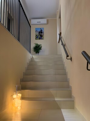 Interior - Room '6' with Lake View, Wi-Fi and Air Conditioning (Porlezza)