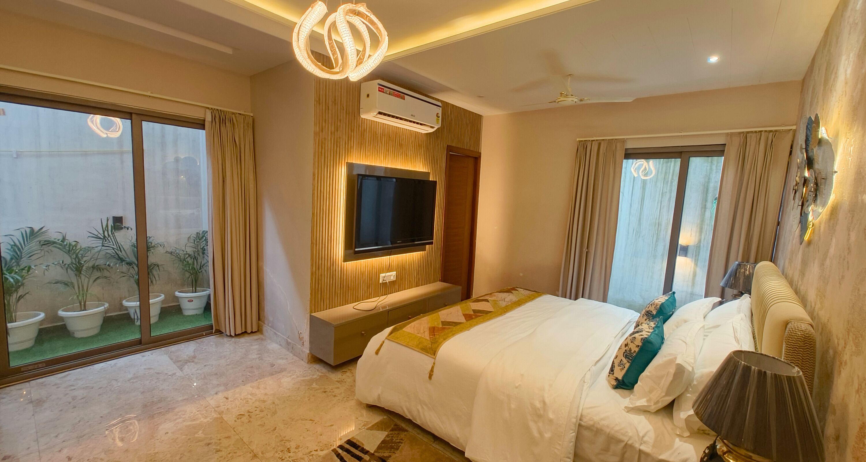 3 bedrooms, bed sheets