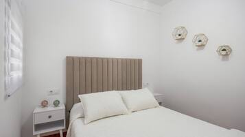 2 slaapkamers, een strijkplank/strijkijzer, wifi, beddengoed