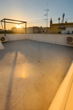 Property grounds - Apartment 'Apto La Justicia' with Shared Terrace, Wi-Fi and Air Conditioning (Jerez de la Frontera)