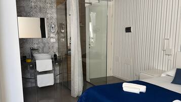 1 camera, Wi-Fi, lenzuola