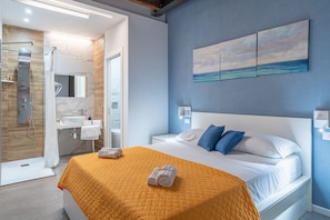 1 bedroom, WiFi, bed sheets - Room 104 at 'Le Saline Rooms Marzamemi' Wi-Fi and Air Conditioning (No Windows) (Marzamemi)