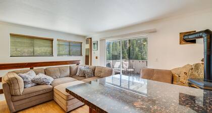 Tahoe condo across from Heavenly Stagecoach Lodge-ski in ski out -short walk-