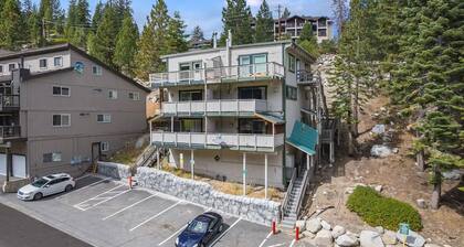 Tahoe condo across from Heavenly Stagecoach Lodge-