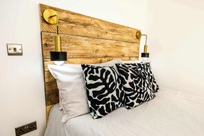 1 chambre, bureau, fer et planche à repasser, Wi-Fi