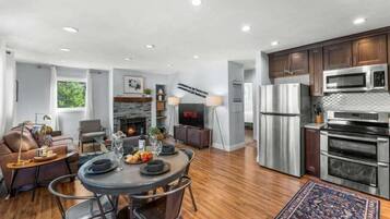 Refrigerador, microondas, horno, placa de cocina