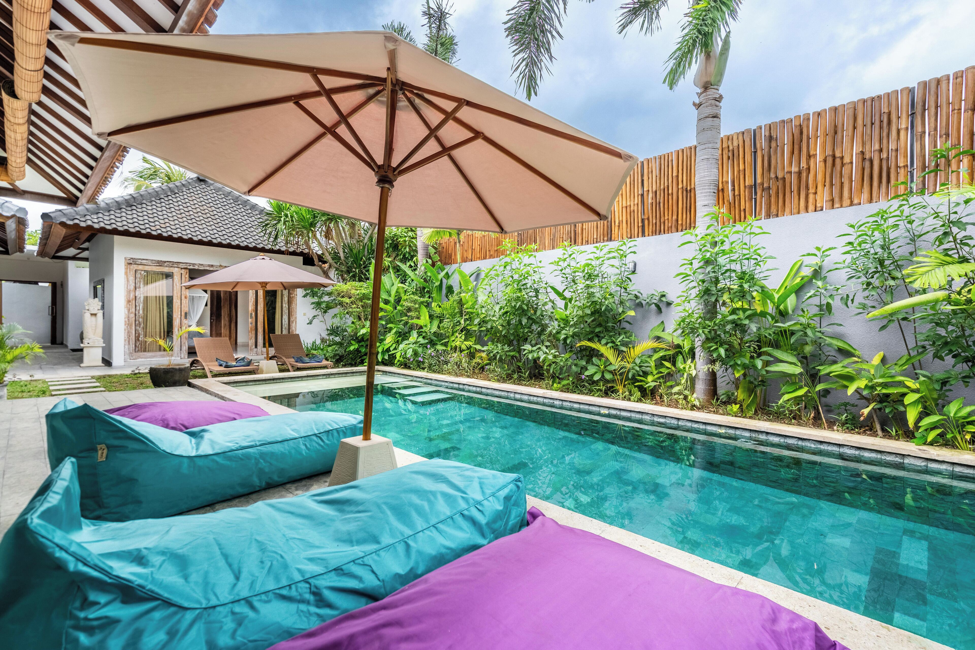 Hồ bơi ngoài trời 