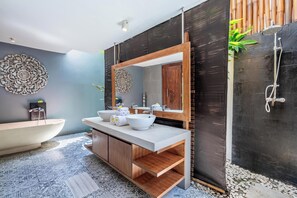 Family Villa, 3 Bedrooms, Non Smoking | Bathroom