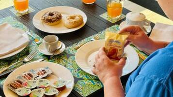 Petit déjeuner servi en supplément