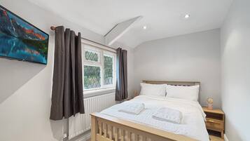 3 quartos, ferros/tábuas de passar roupa, Wi-Fi de cortesia