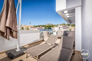 Terrace/patio - Alira | Rooftop Pool and Sea Views (Torremolinos)