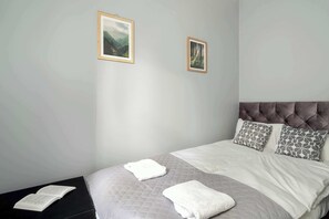 1 chambre, fer et planche à repasser, Wi-Fi, draps fournis