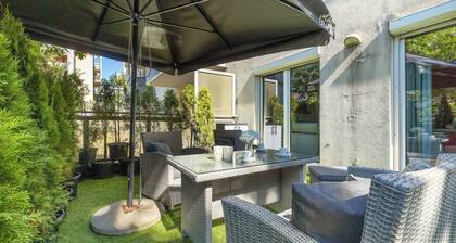 Spacious Apartment | Terrace, Jacuzzi and Parking