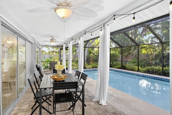 Dining - Highland Cove Hideaway (Sarasota)