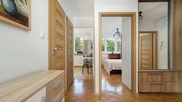 2 bedrooms, desk, iron/ironing board, travel cot