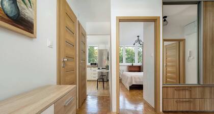 BiaĆowieska 23 WrocĆaw | Blue Apartment with Desk, Bathtub and Balcony