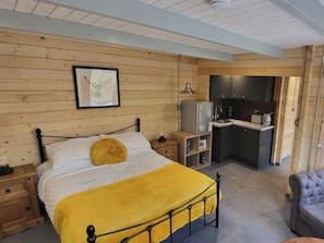 1 habitación, decoración personalizada y muebles diferentes