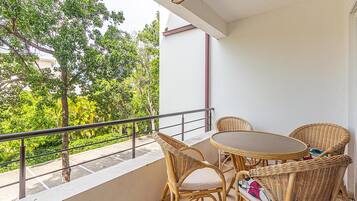 Apartment, 2 Bedrooms, Smoking, Balcony | Balcony