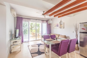 Apartment, 2 Bedrooms, Smoking, Balcony | Interior