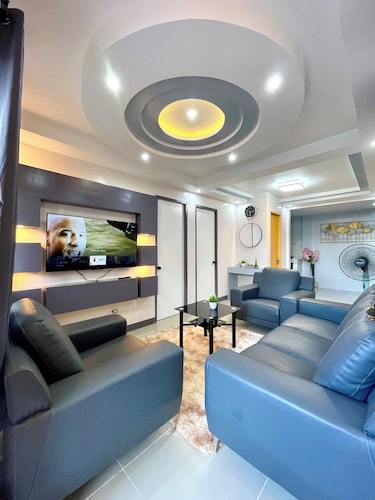  2-fully Airconditioned bedroom house w/wifi,netflix,youtube in Butuan City