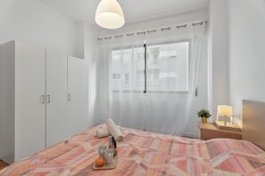 1 camera, ferro/asse da stiro, Wi-Fi, lenzuola