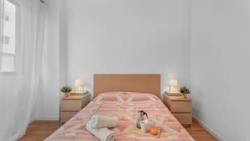 1 slaapkamer, een strijkplank/strijkijzer, wifi, beddengoed