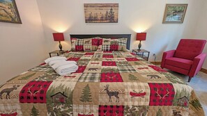 4 bedrooms, free WiFi, bed sheets - Celestial - Gorgeous Home, South of Sunriver, Easy to Mt Bachelor, Hot Tub (Three Rivers)