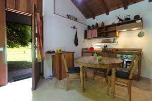 Refrigerador, horno, placa de cocina, lavavajillas