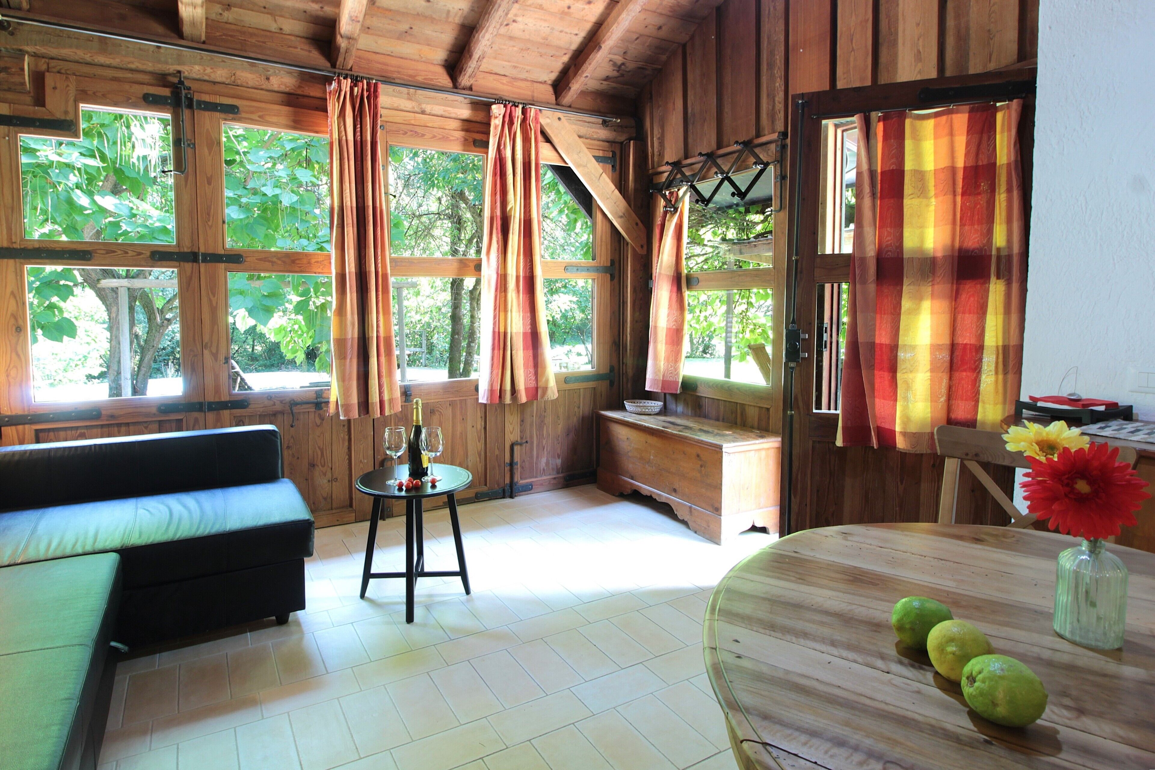 Chalet, Terrasse, Gartenblick | Wohnbereich