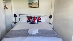 Casa | Tabla de planchar con plancha y wifi gratis