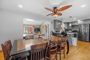 Dining - Bright & Spacious Poolside Cape Getaway (Mashpee)