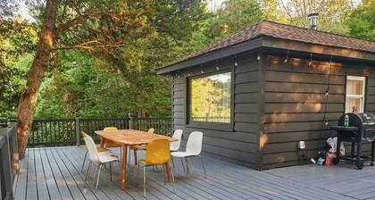 Private Cozy 2BR Lakefront, 200-Acre Estate