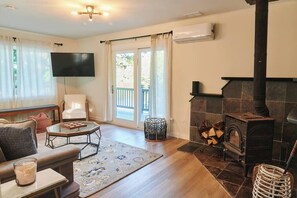 Televisor intel·ligent i llar de foc 