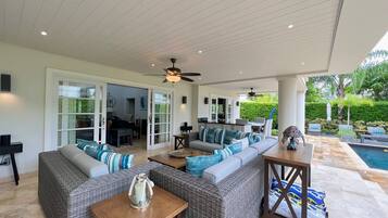 Villa, 2 chambres | Coin séjour