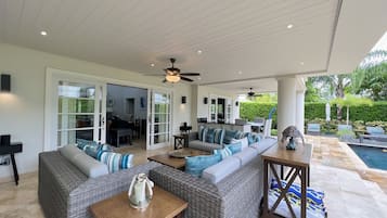 Villa, 2 Bedrooms | Living area