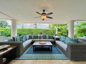 Villa, 2 chambres | Aire de séjour