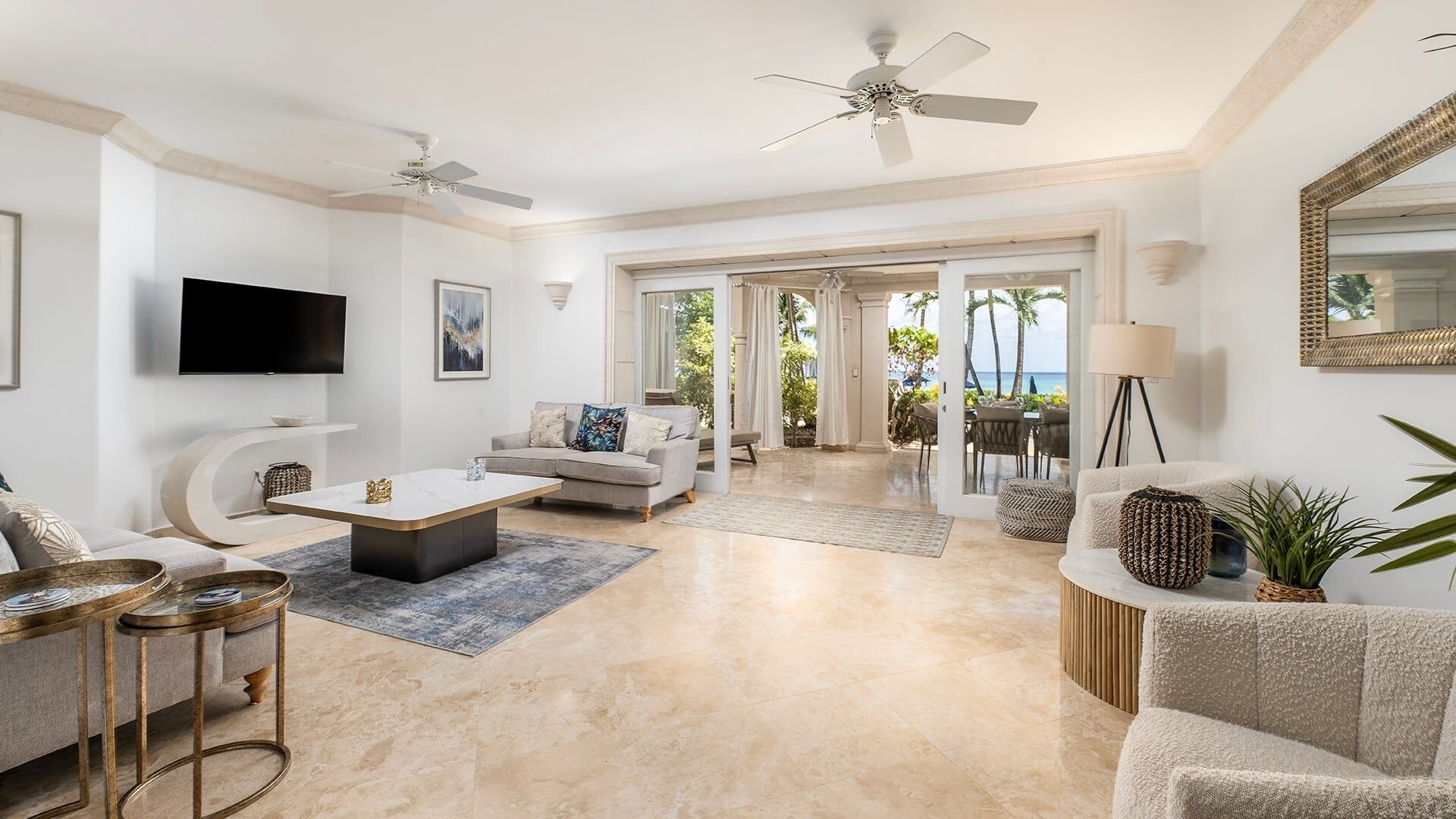 Condo, 3 phòng ngủ | Khu phòng khách
