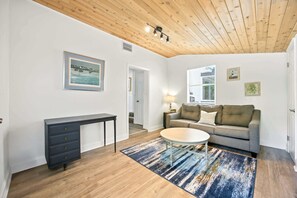 TV, offices - The Heron House - River View (St. Augustine)