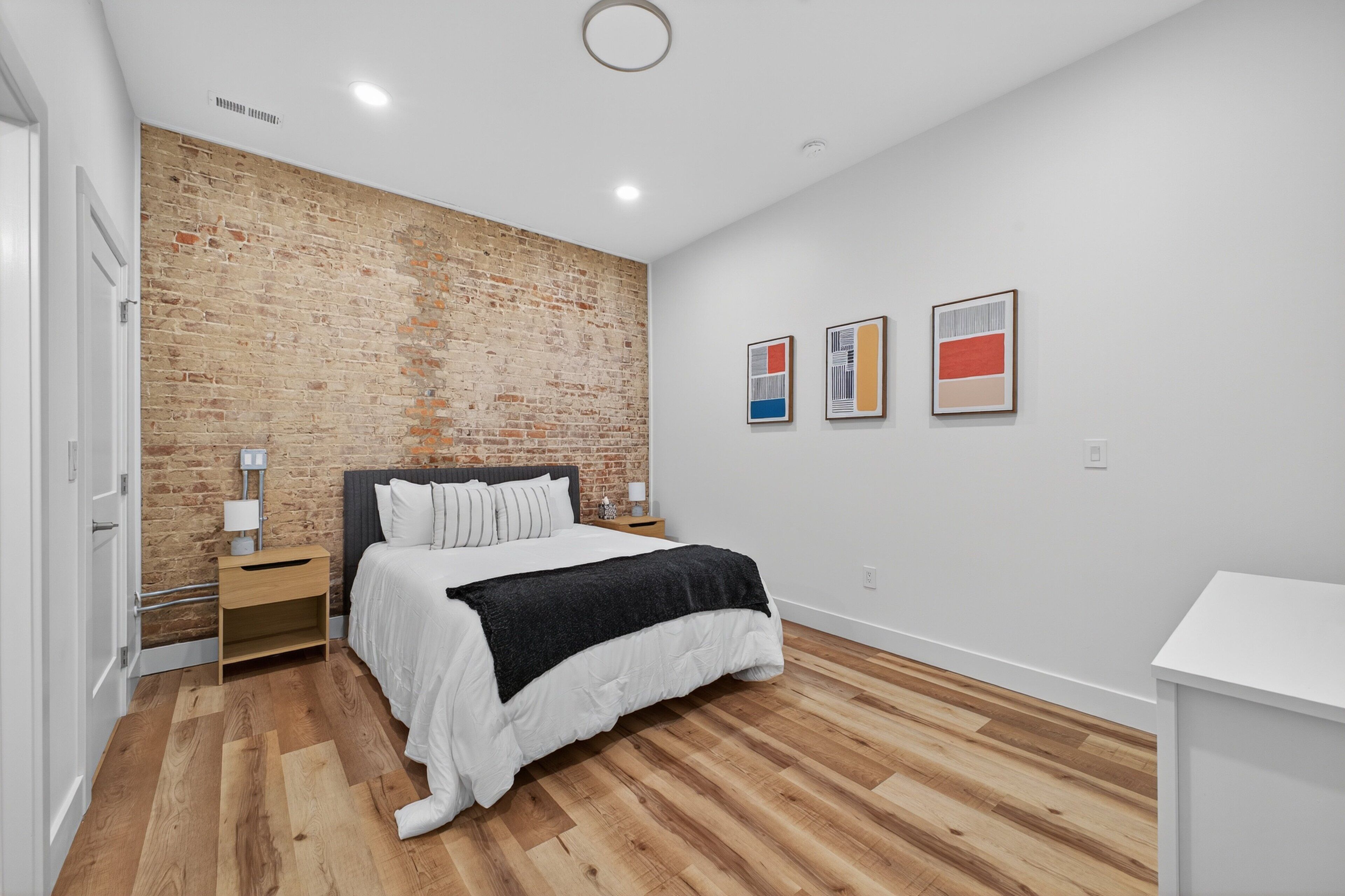 Apartment, 2 Bedrooms | 2 bedrooms, laptop workspace, free WiFi