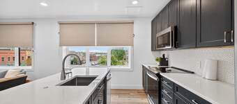 Stylish Downtown Unit With Historic Charm 2 Bedroom Apts