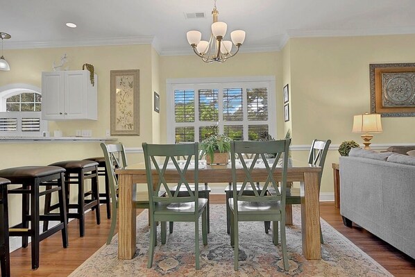 Condo, 3 Bedrooms | Dining - Magnolia North 4880 Unit 101 3 Bedroom Condo (Myrtle Beach)