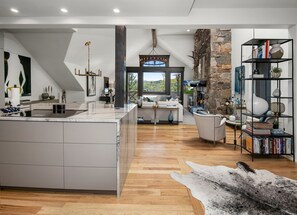 Condo, 4 Bedrooms | Interior